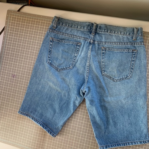 Men’s Forever 21 denim shorts size 33 - Picture 2 of 3